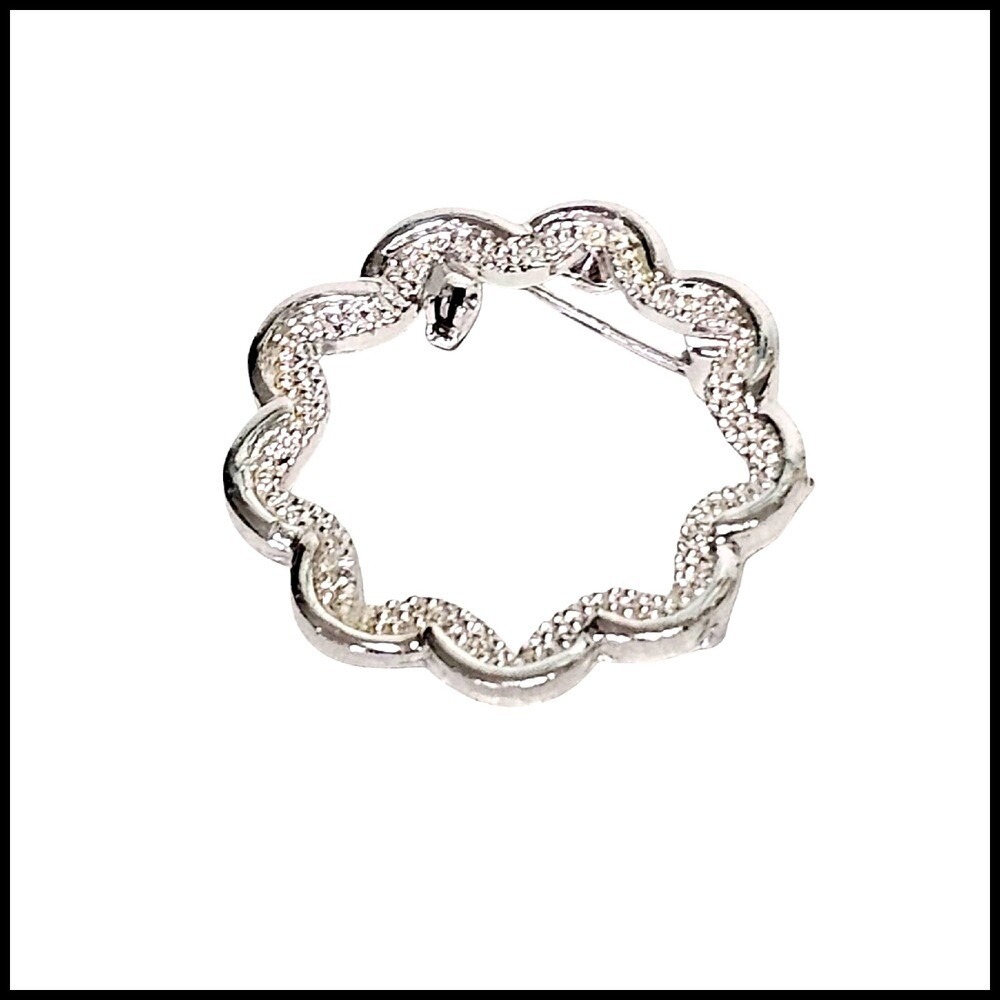 GERRYS Brooch Pin Flower Wreath Silver Tone Elegant Jewelry